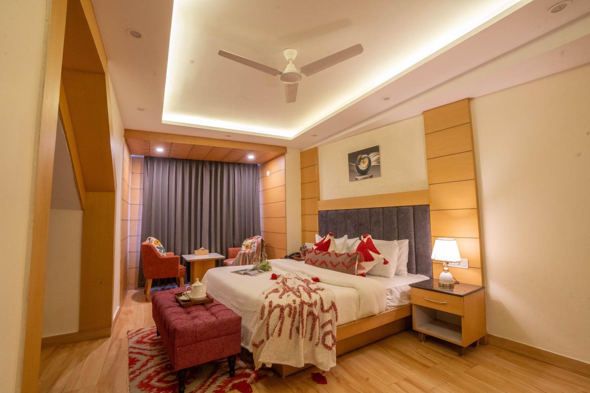 Perfectstayz Premium At Mall Road Mussoorie Exterior foto